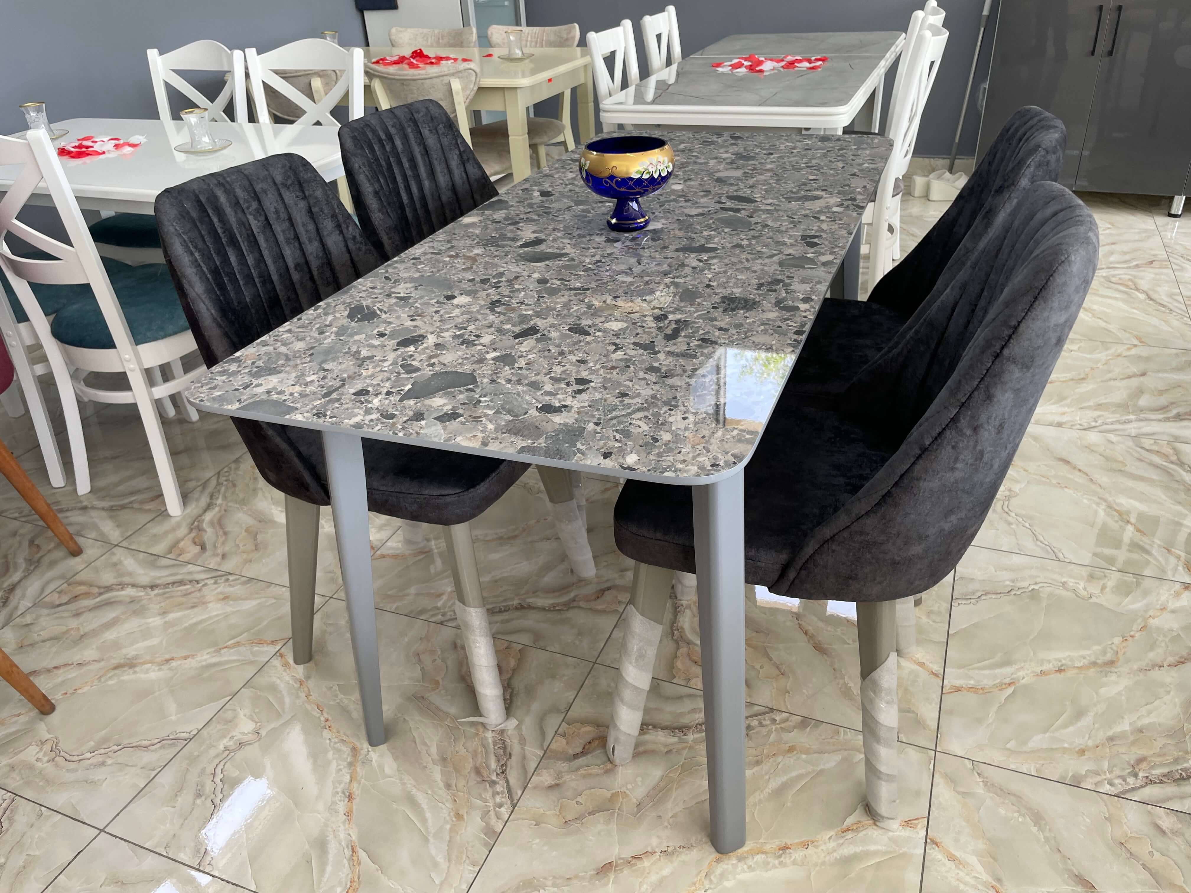 Boz mərmər daşlı